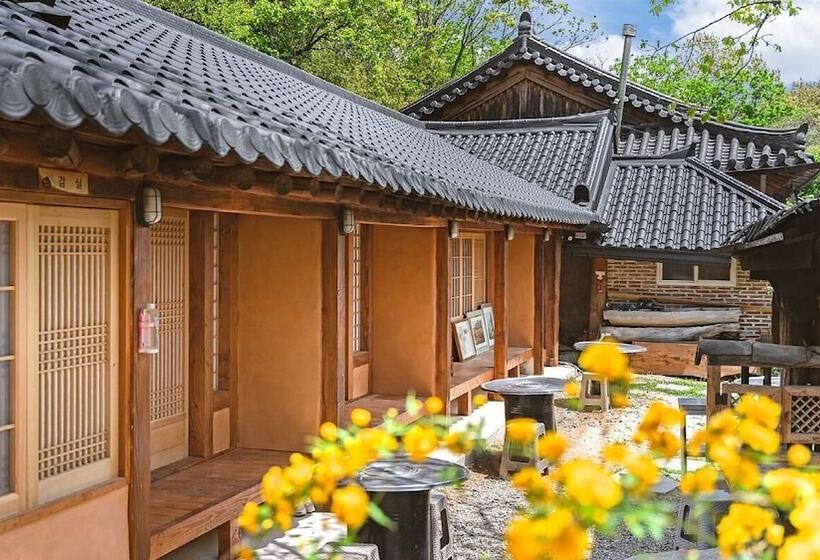 Gyeongju Seokgulam Pension