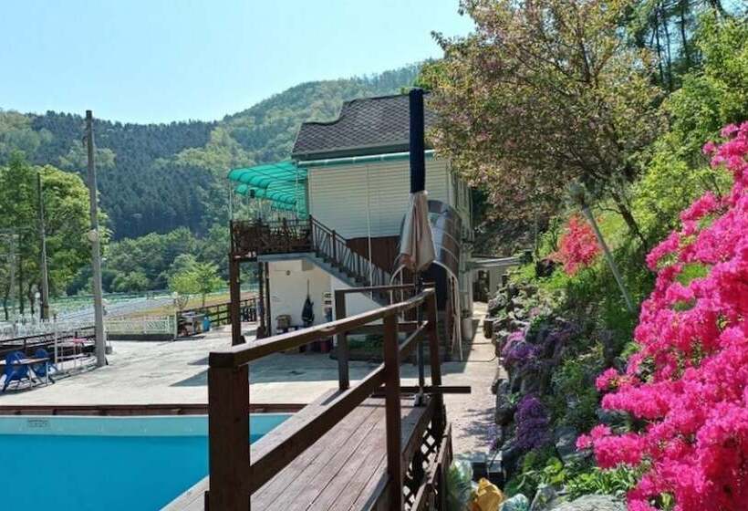 Hongcheon Bandi S Herb Pension