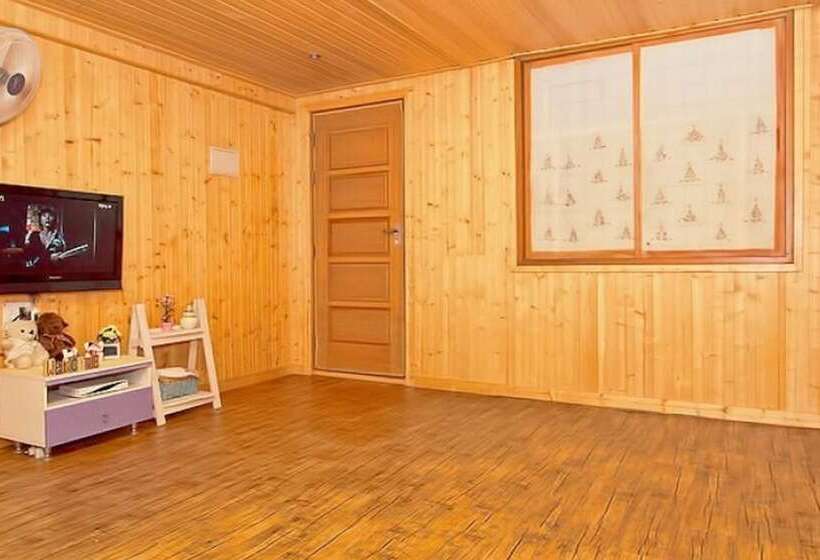 Hongcheon Bandi S Herb Pension