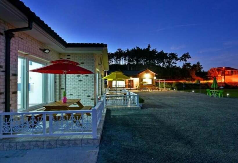 Taean Mongsanpo Solmorae Pension