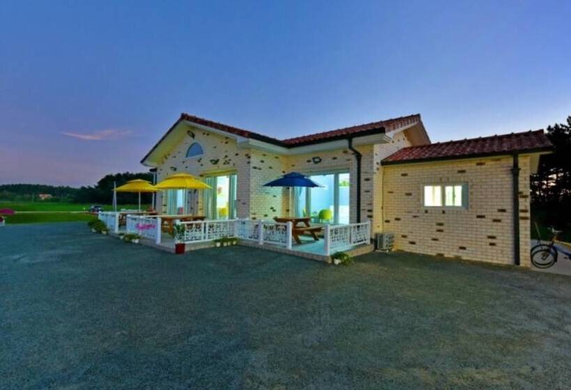 Taean Mongsanpo Solmorae Pension