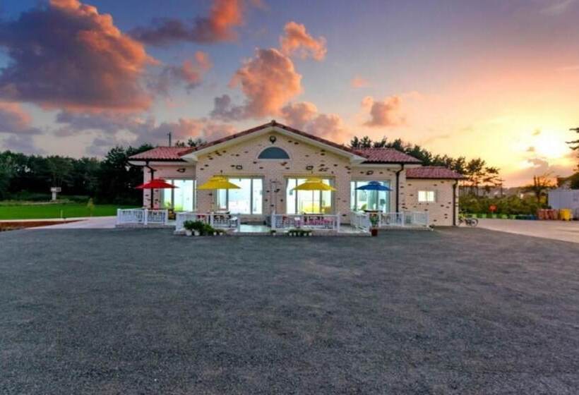 Taean Mongsanpo Solmorae Pension