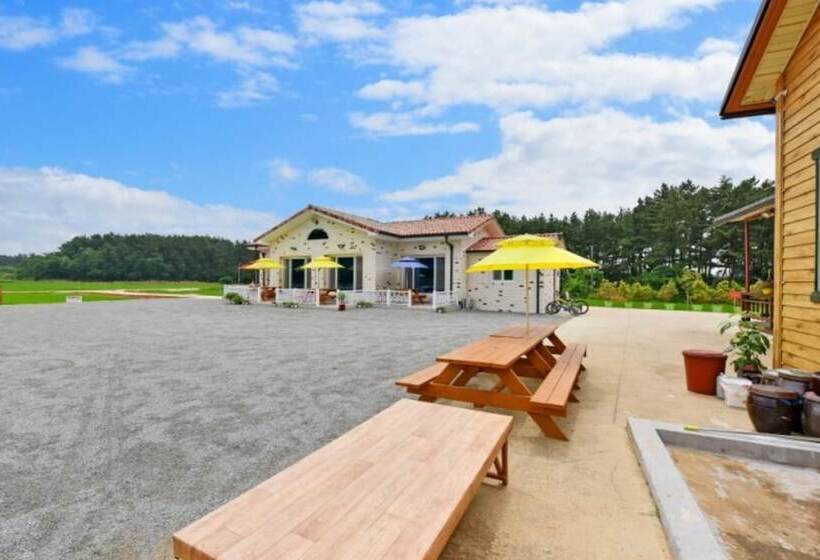 Taean Mongsanpo Solmorae Pension