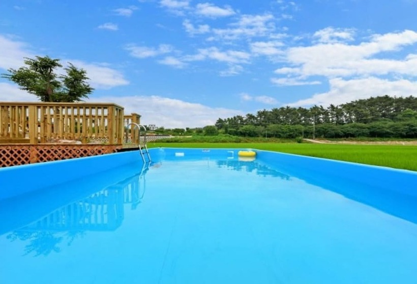 Taean Mongsanpo Solmorae Pension