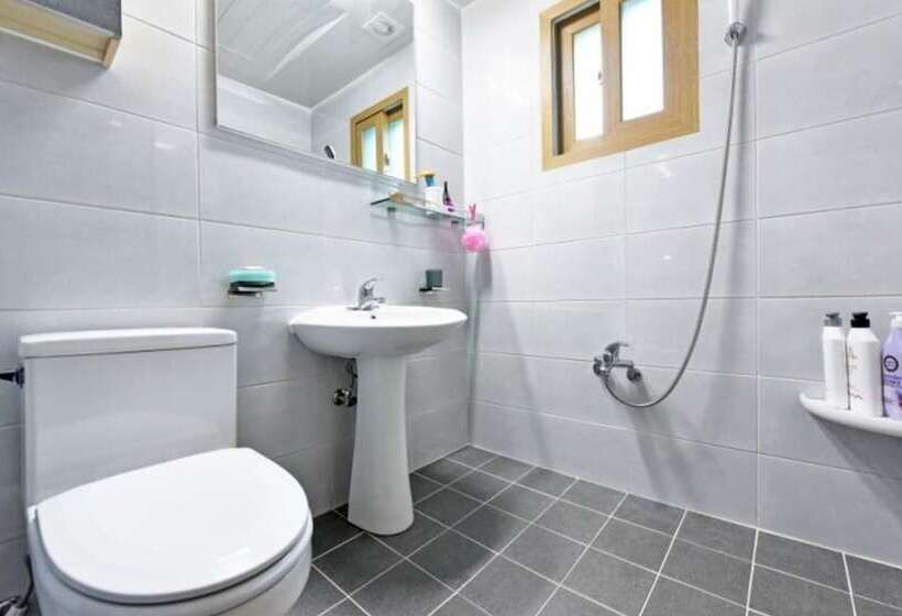 Taean Mongsanpo Solmorae Pension