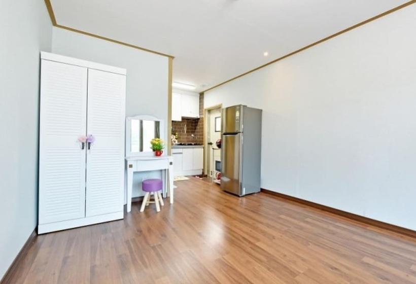 Taean Mongsanpo Solmorae Pension