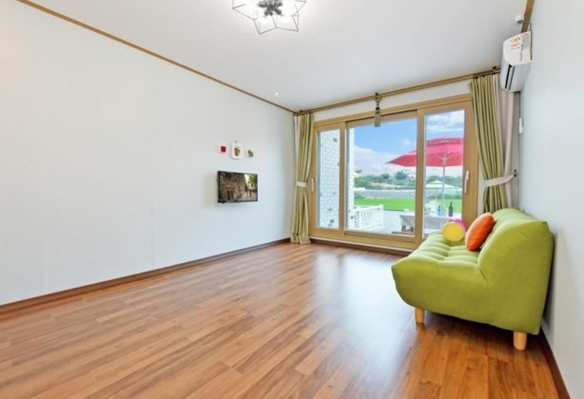 Taean Mongsanpo Solmorae Pension