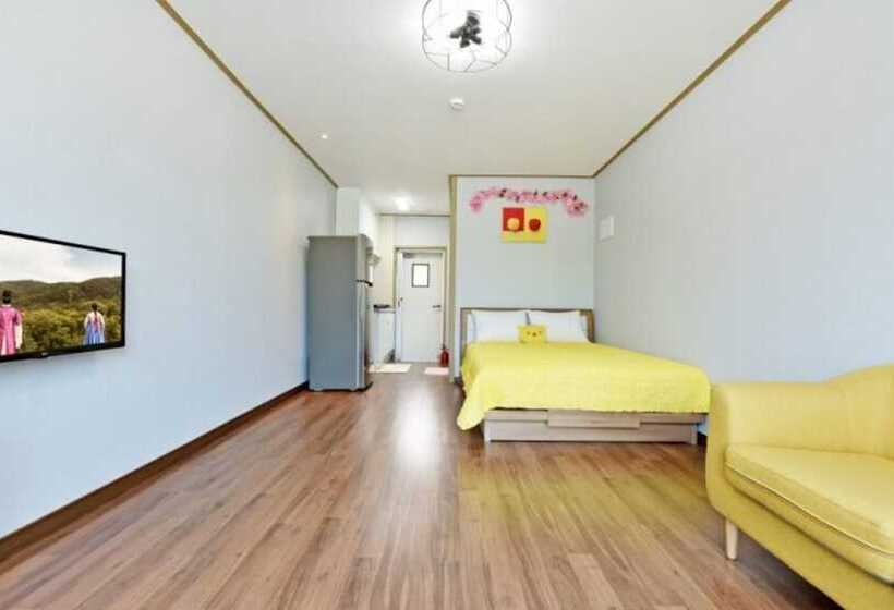 Taean Mongsanpo Solmorae Pension