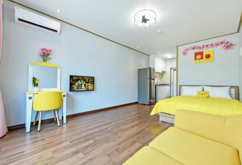 Taean Mongsanpo Solmorae Pension