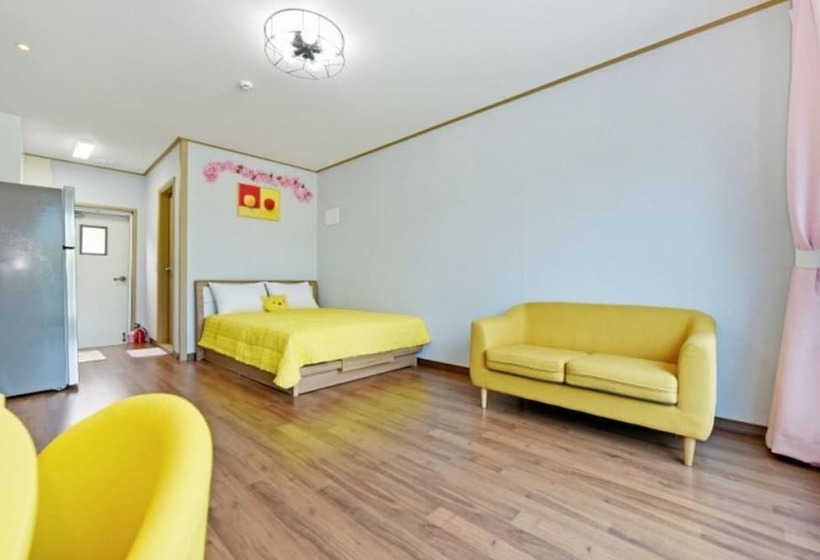 Taean Mongsanpo Solmorae Pension