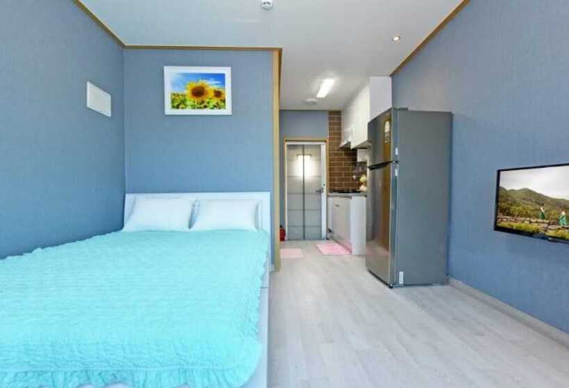 Taean Mongsanpo Solmorae Pension