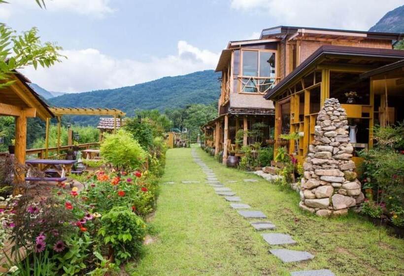 Muju Heukjip Punggyeong Pension