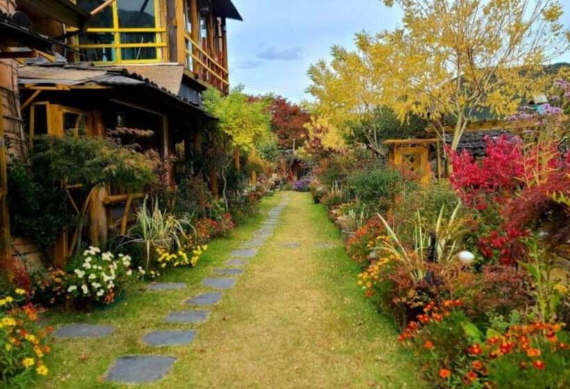 Muju Heukjip Punggyeong Pension