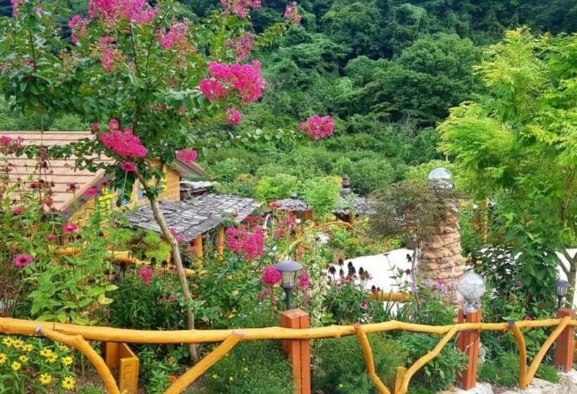 Muju Heukjip Punggyeong Pension
