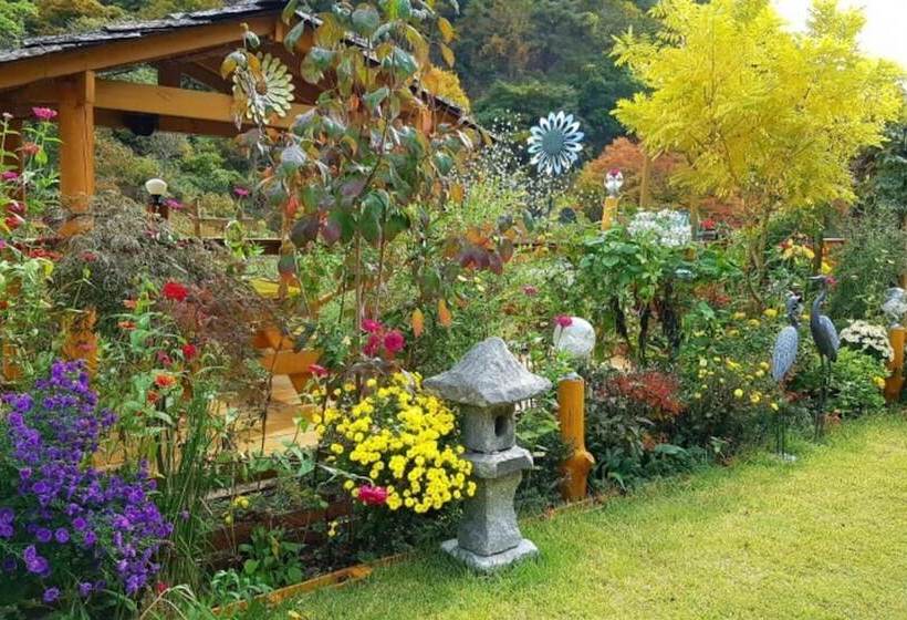 Muju Heukjip Punggyeong Pension