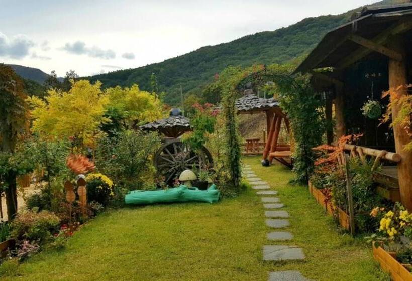 Muju Heukjip Punggyeong Pension