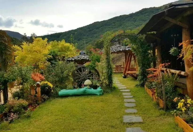 Muju Heukjip Punggyeong Pension