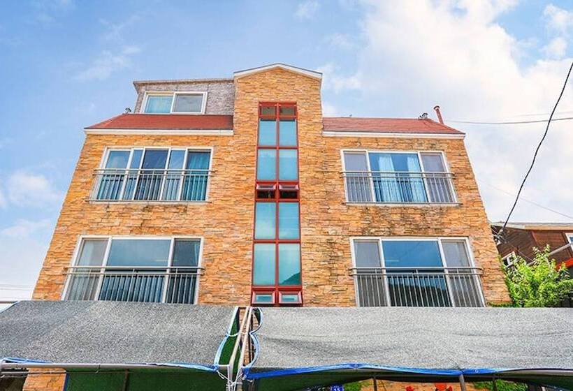 Muju Mulangae Pension