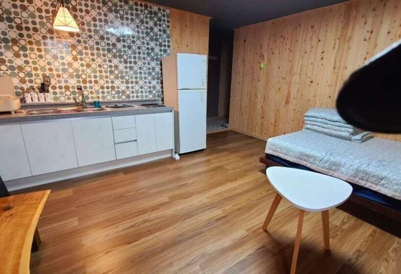 Muju Windmills And Streams Pension