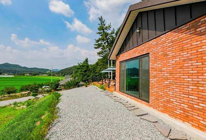 Naju Suparaejam Pension