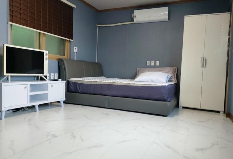 Naju Suparaejam Pension