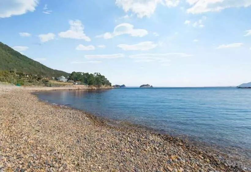 Namhae Badapunggyeong Pension Dosieobu