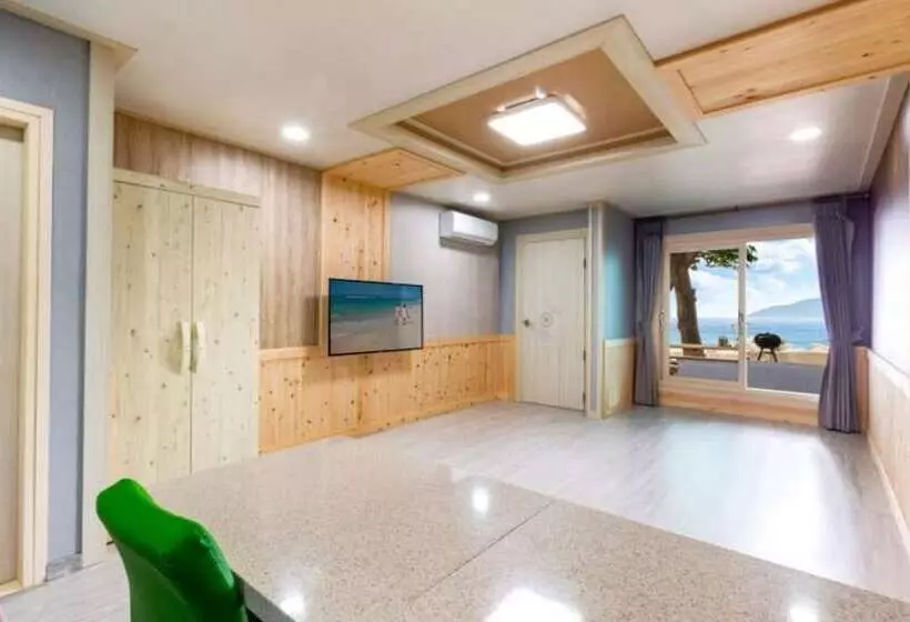 Namhae Badapunggyeong Pension Dosieobu
