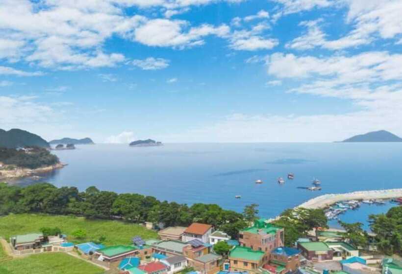 Namhae Badapunggyeong Pension Dosieobu