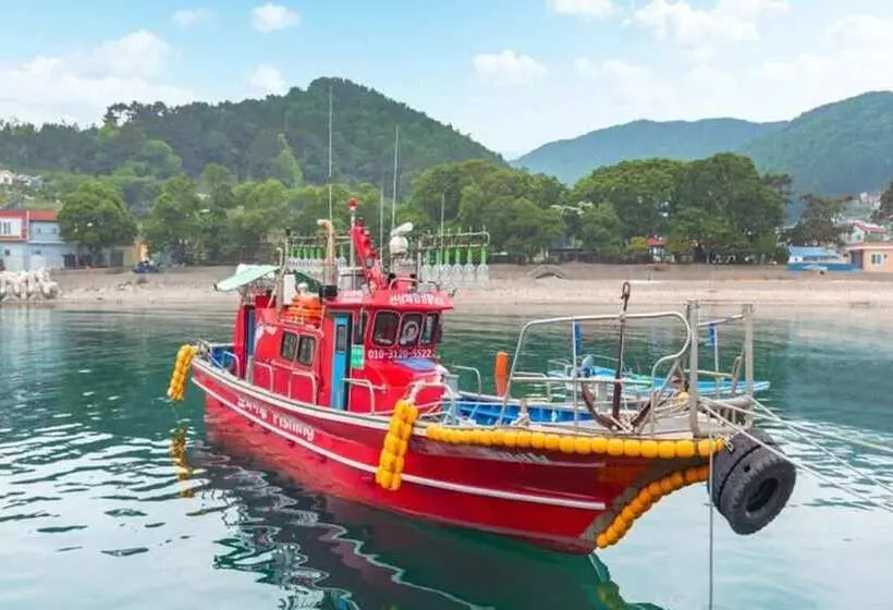 Namhae Badapunggyeong Pension Dosieobu