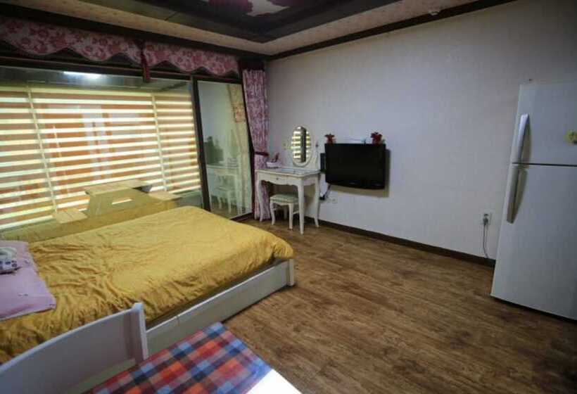 Namhae Enmorae Pension