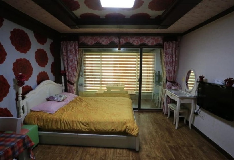 Namhae Enmorae Pension