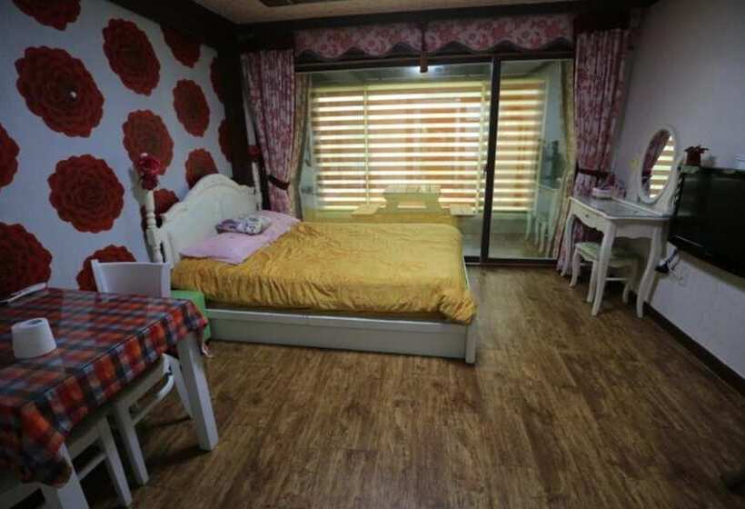 Namhae Enmorae Pension