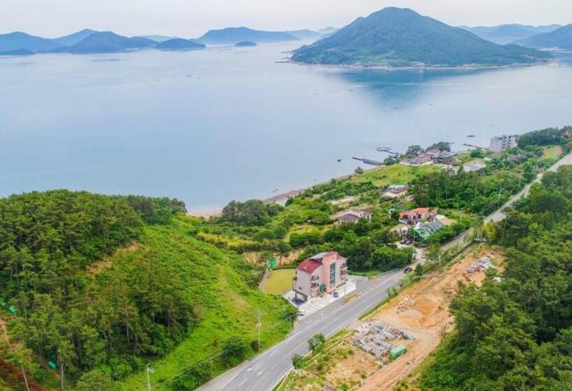 Geojedo Nomad Pension