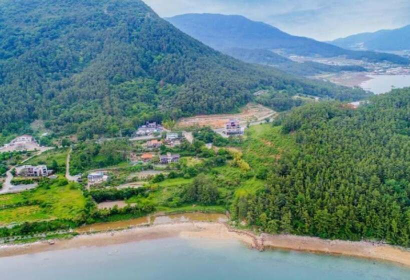 Geojedo Nomad Pension