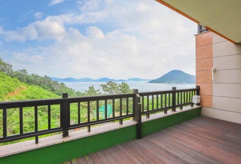 Geojedo Nomad Pension