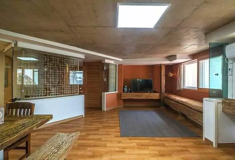 ペンション Geoje Badatga, Aesop Ajeossine Jip