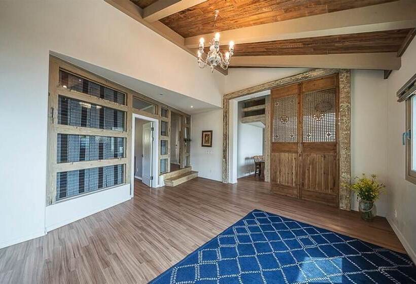 Pension Geoje Badatga, Aesop Ajeossine Jip