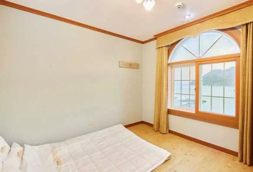 ペンション Goheung Hayan Noeul