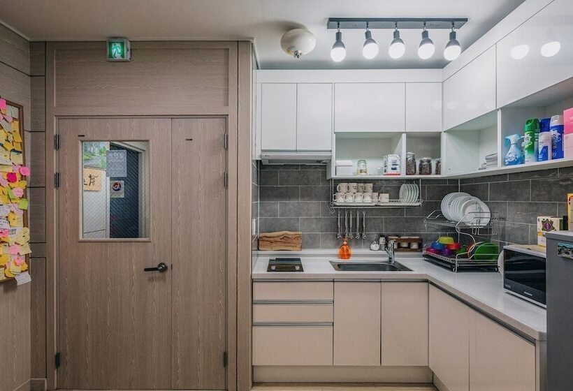 פנסיון Gunsan Yeojeong Guest House