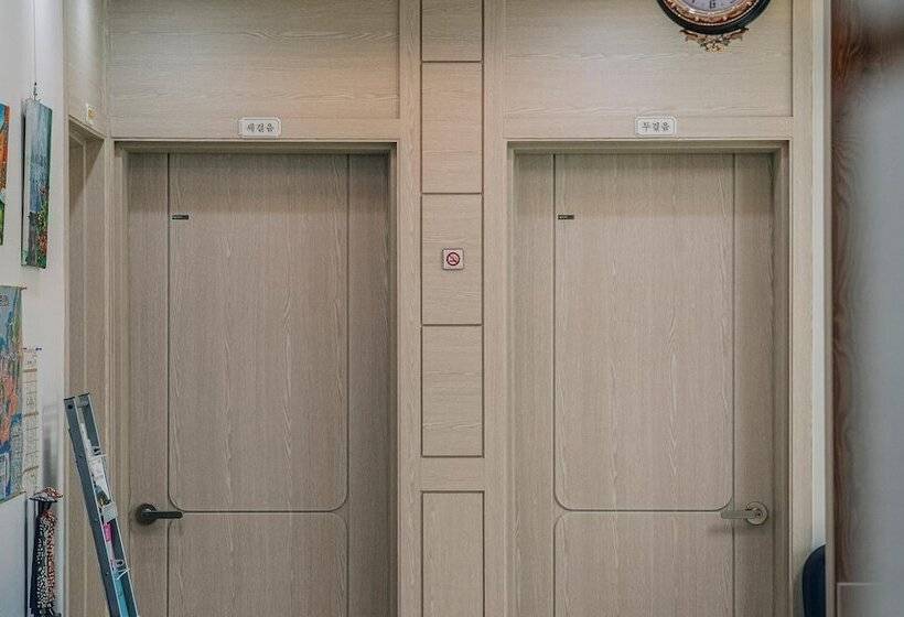 פנסיון Gunsan Yeojeong Guest House