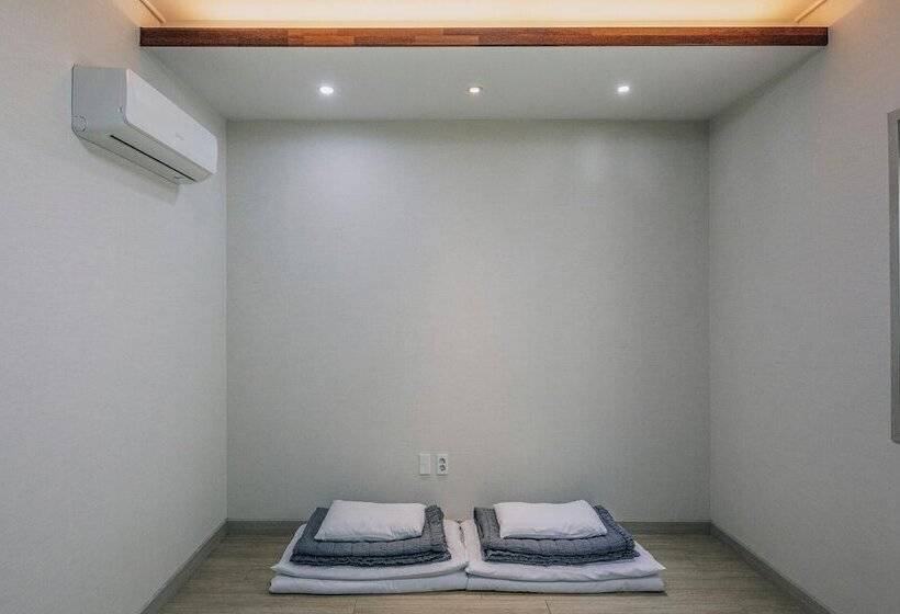 פנסיון Gunsan Yeojeong Guest House