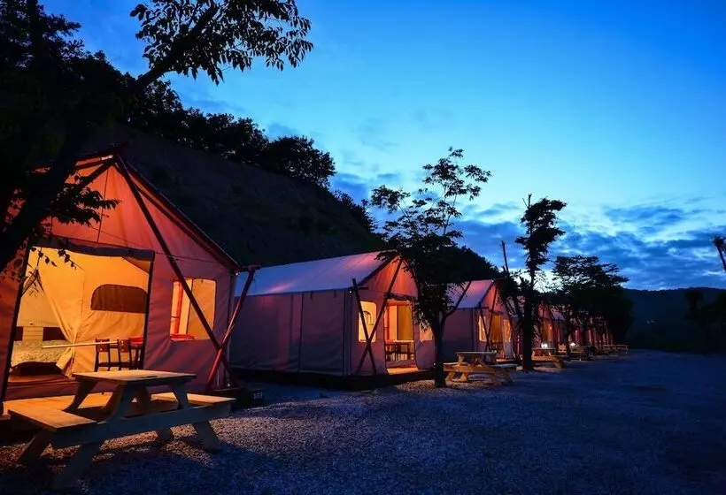 Majatalo Pocheon Haeoreum Glamping Caravan