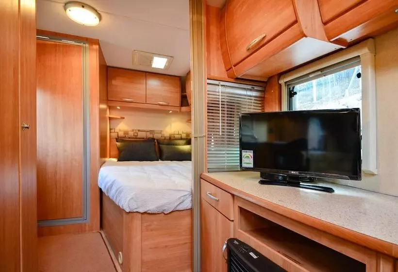 Majatalo Pocheon Haeoreum Glamping Caravan