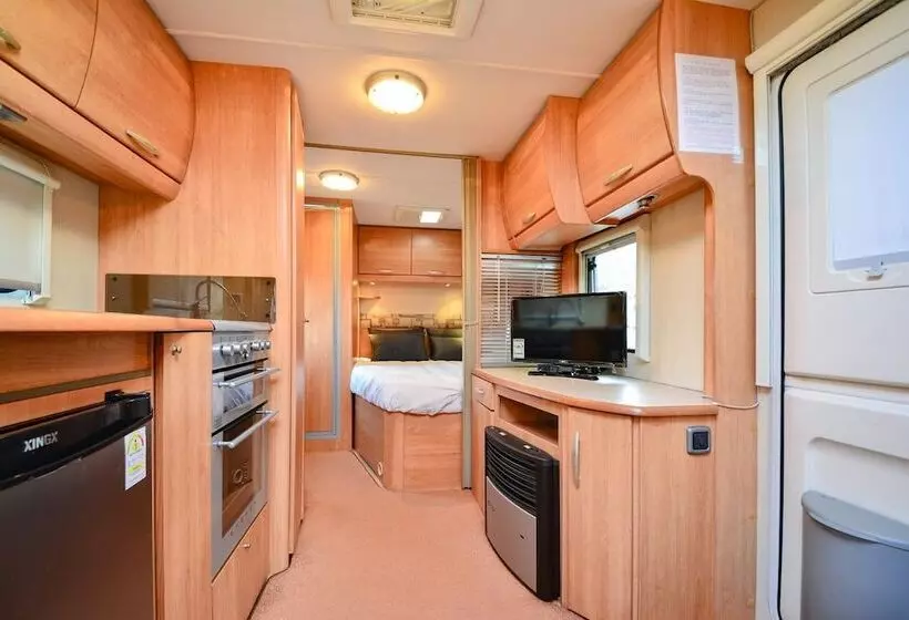 Majatalo Pocheon Haeoreum Glamping Caravan