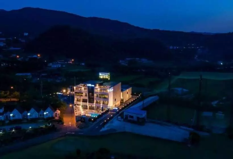 ペンション Hapcheon Ylang Ylang Pool Villa