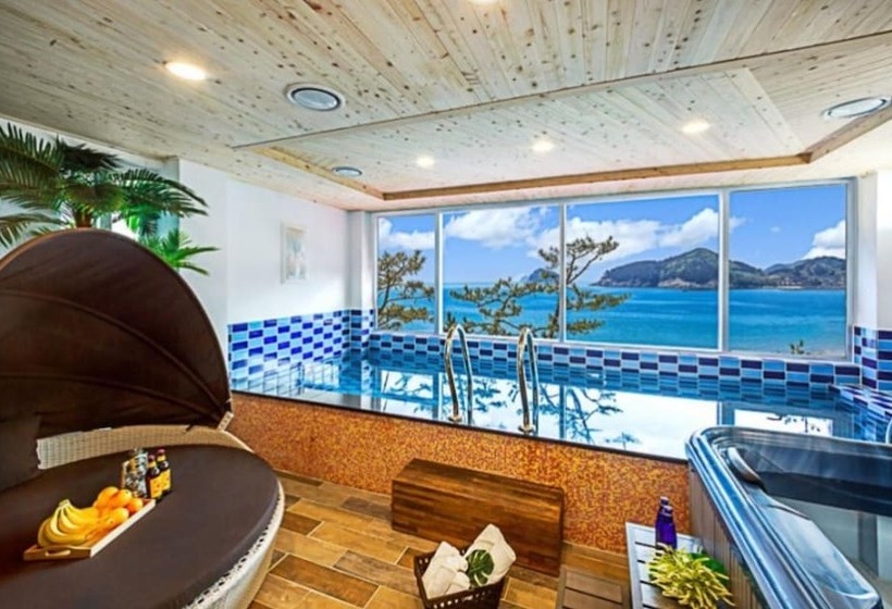 بنسيون Nanhae Jeogsila Pool Villa