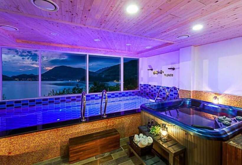 بنسيون Nanhae Jeogsila Pool Villa