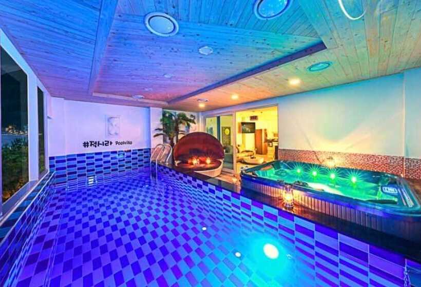 بنسيون Nanhae Jeogsila Pool Villa
