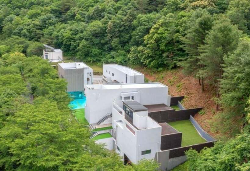 Пансион Yangpyeong Uno House Pool Villa