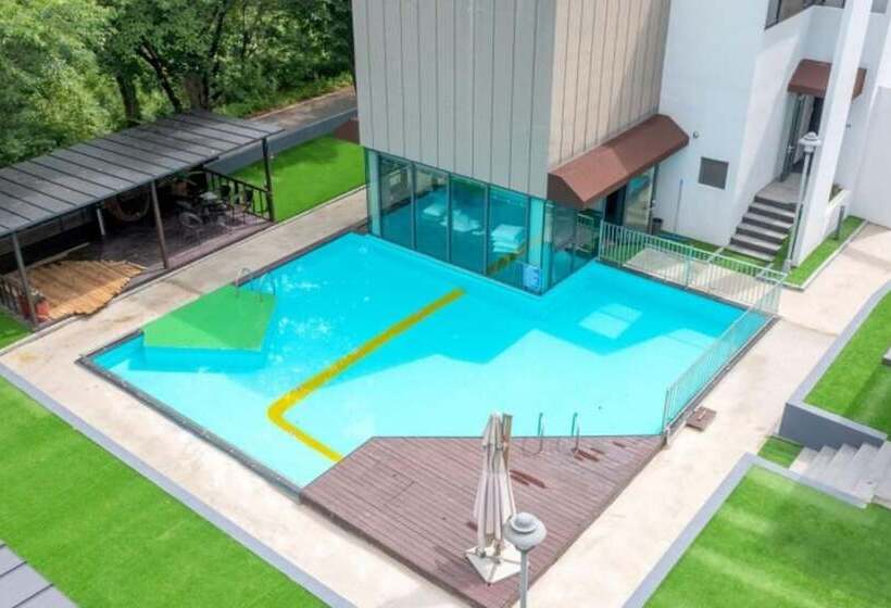 Пансион Yangpyeong Uno House Pool Villa